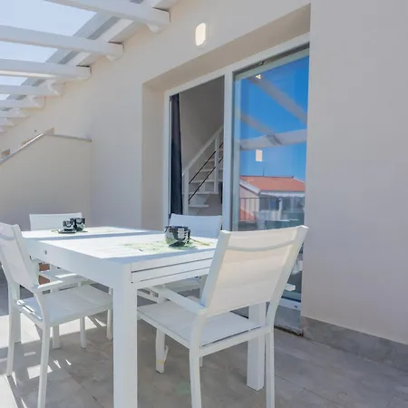 Affittimoderni - Blue Loft كاستيلساردو